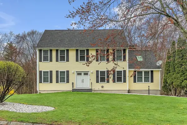 9 Balmoral Dr, Methuen, MA 01844
