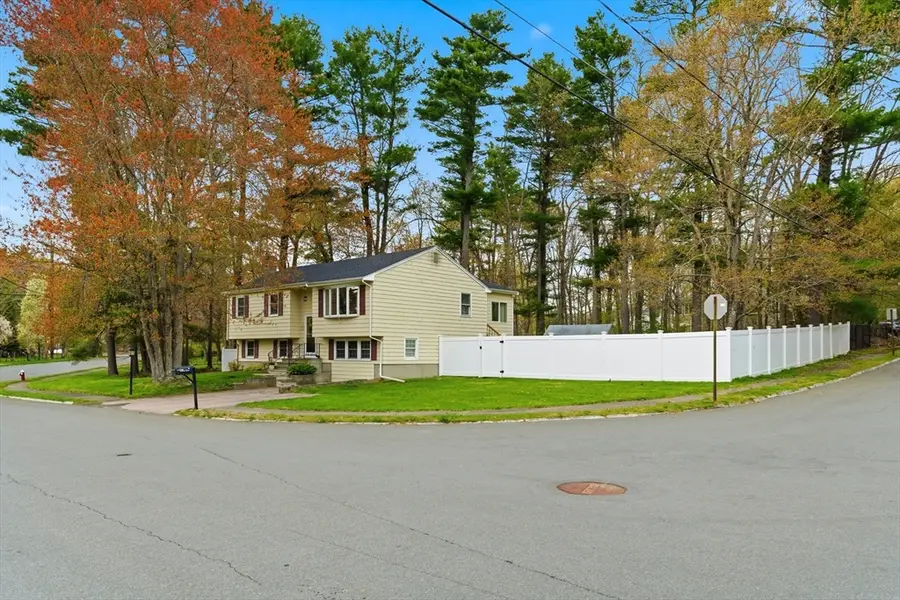 8 Bicknell St, Foxboro, MA 02035 - #2