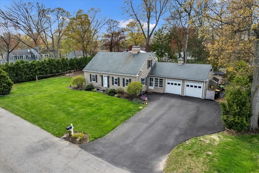 8 Hillside Rd, North Attleboro, MA 02760 - #3