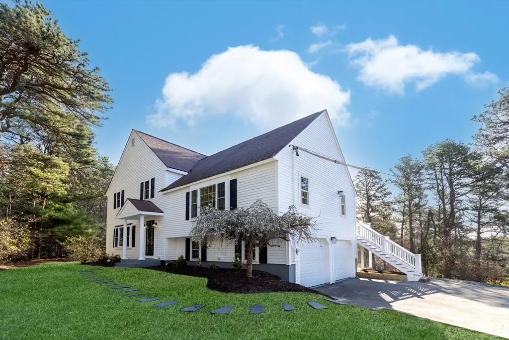 196 Bourne Rd, Plymouth, MA 02360 - #1