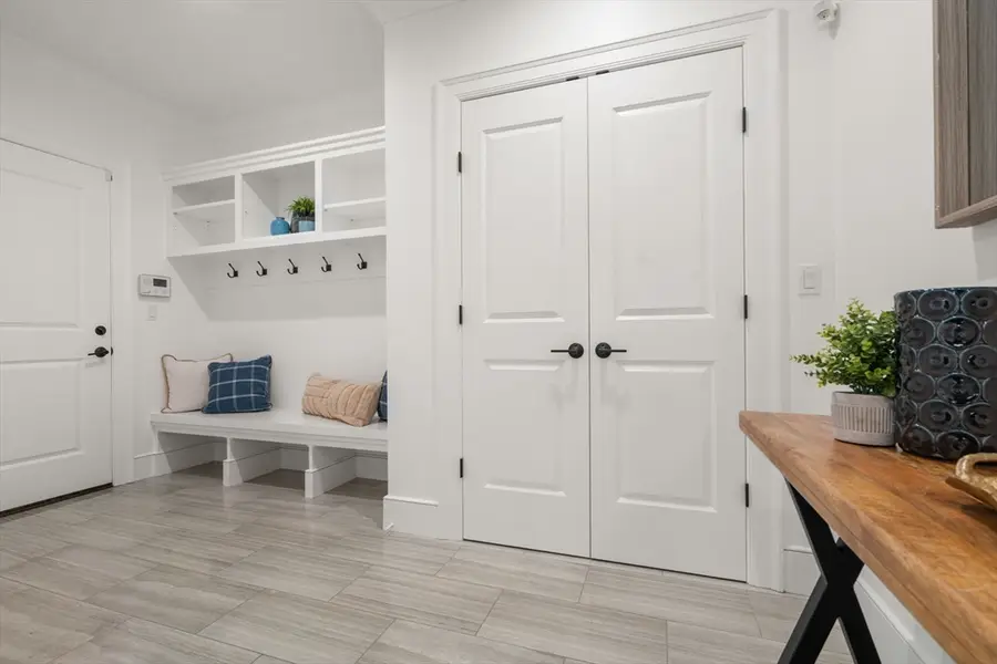 805 Heath St #2, Chestnut Hill, MA 02467 - #3