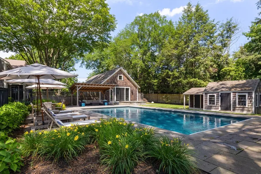 29 Pleasant St, Hingham, MA 02043 - #3