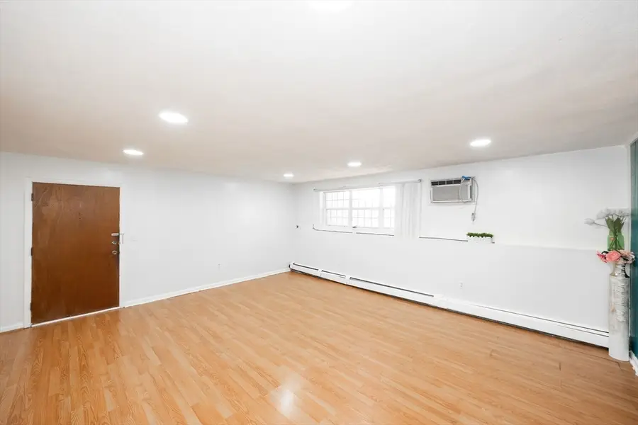 12 Williamsburg Ct #1, Shrewsbury, MA 01545 - #3