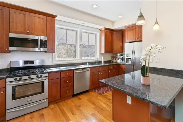 23 Spruce St #B, Acton, MA 01720