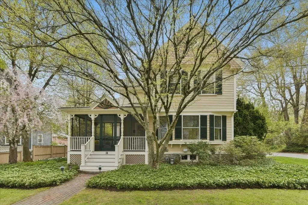 14 Locust Ave, Lexington, MA 02421 - #1