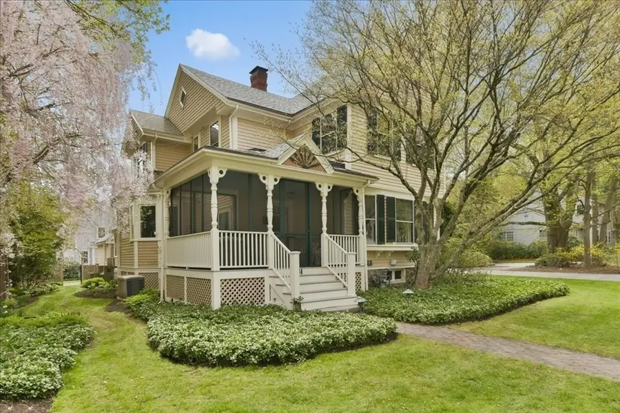 14 Locust Ave, Lexington, MA 02421 - #2