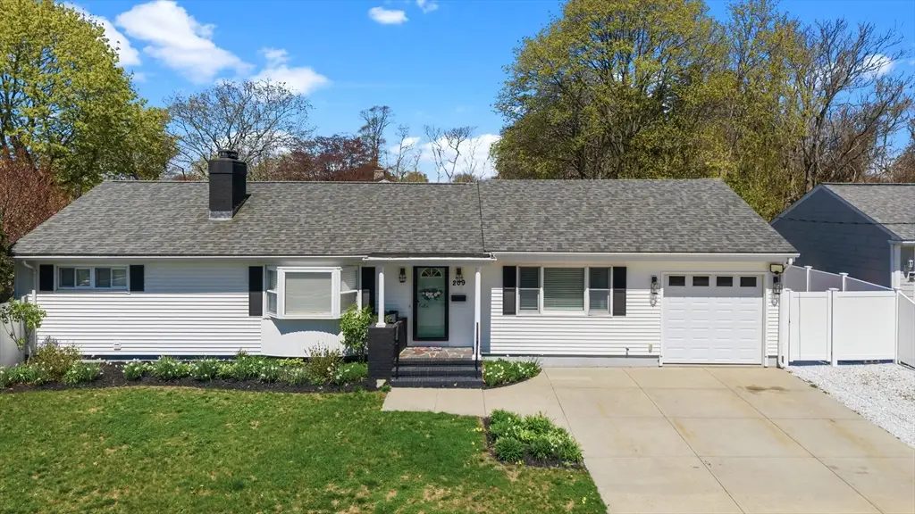 209 Nemasket St, New Bedford, MA 02740 - #1