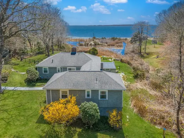 3 Woodlawn Ave, Mattapoisett, MA 02739