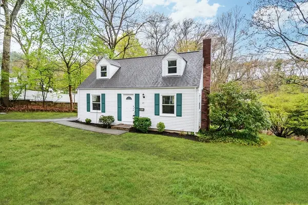21 Nimitz Cir, Natick, MA 01760