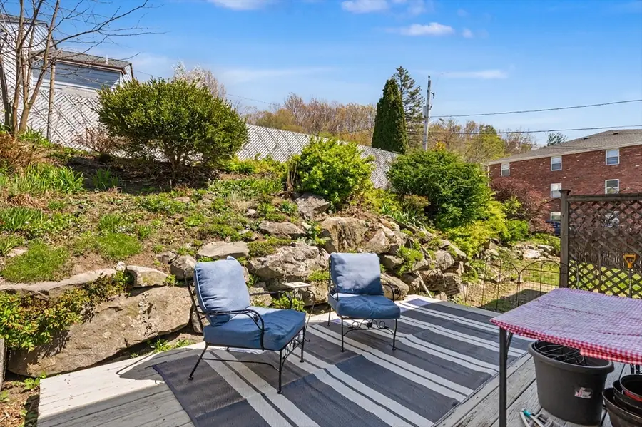 286 Pleasant St, Lowell, MA 01852 - #2