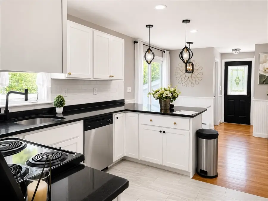 219 Fernwood Dr, Gardner, MA 01440 - #3
