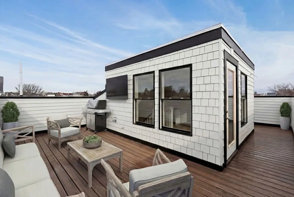 147 W 8th St #1, Boston, MA 02127 - #1