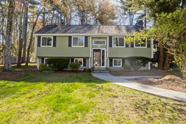 23 Roger Belanger Dr, Bellingham, MA 02019