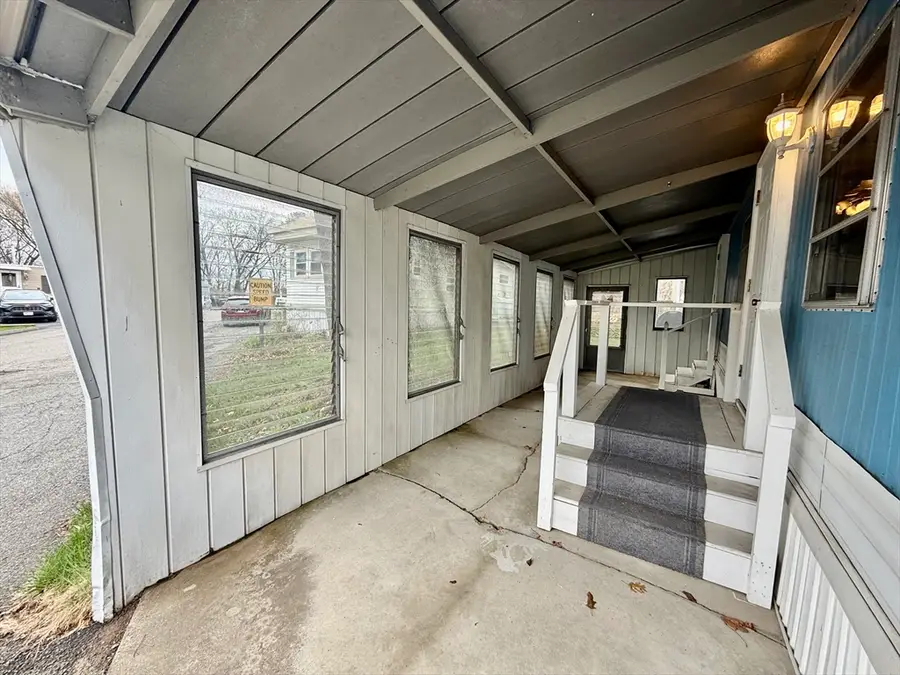 38 Lark Dr, Chicopee, MA 01020 - #3