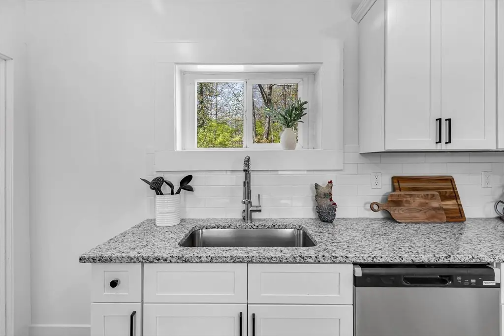 42 Washington St, Monson, MA 01057 - #1