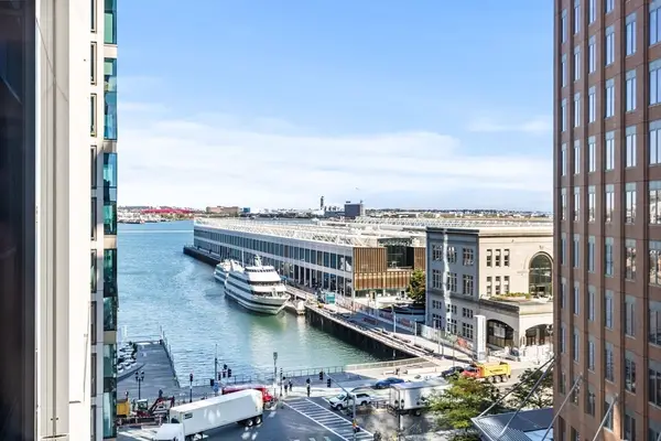 135 Seaport Blvd #906, Boston, MA 02210