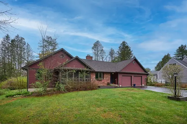 37 Harris St, Amherst, MA 01002