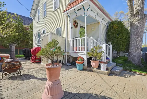 391 Middle St, Fall River, MA 02724