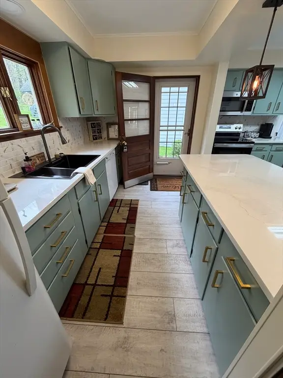 31 Millard Ave, Clarksburg, MA 01247 - #2