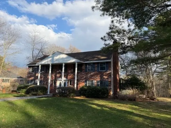 10 Crestwood Rd, North Reading, MA 01864