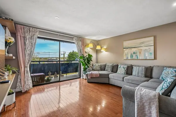 32 Whites Ave #D43, Watertown, MA 02472