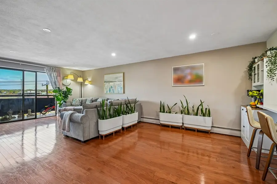 32 Whites Ave #D43, Watertown, MA 02472 - #3
