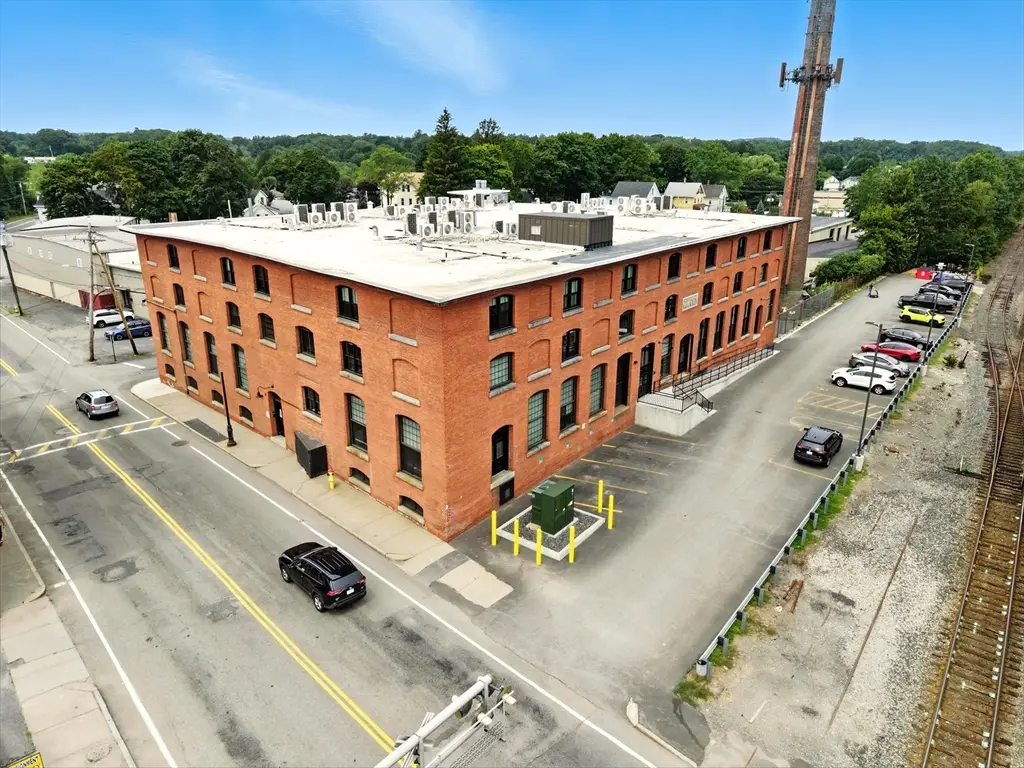 55 Sterling St #103, Clinton, MA 01510 - #1