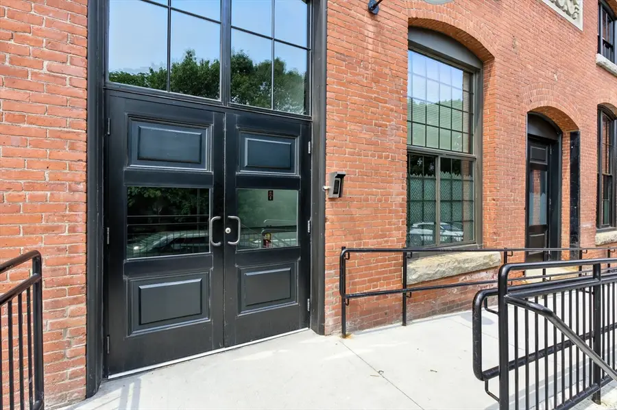 55 Sterling St #103, Clinton, MA 01510 - #3