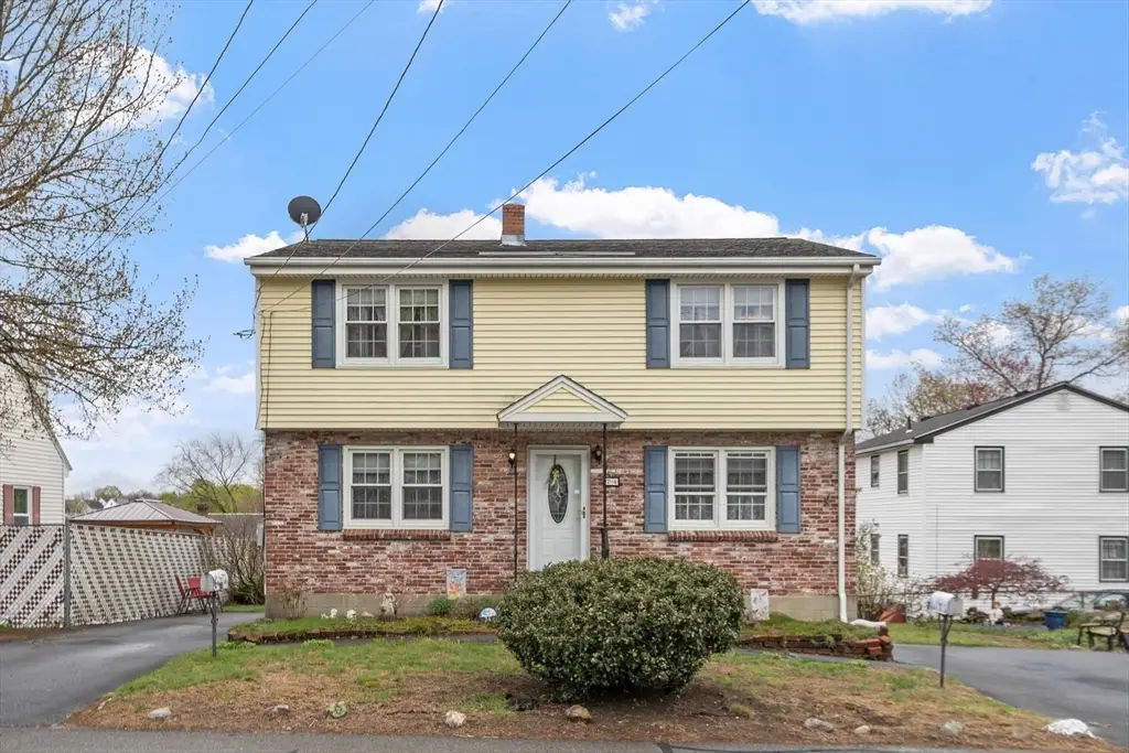 74 Harlem St, Lowell, MA 01854 - #1
