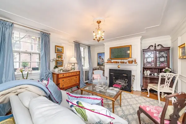 97 Mount Vernon St #3, Boston, MA 02108