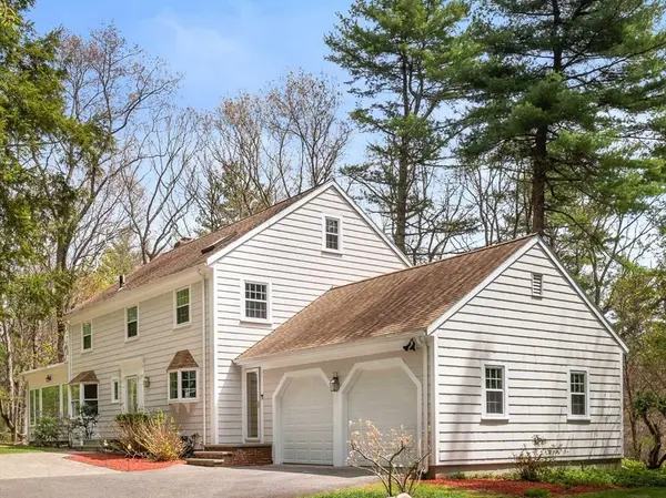 18 Saddle Ridge Rd, Dover, MA 02030