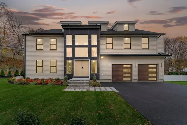 8 Noanett Rd, Needham, MA 02494