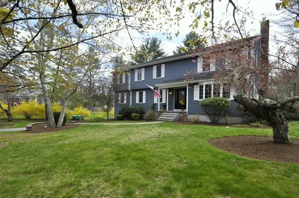 81 Amber Dr, East Bridgewater, MA 02333