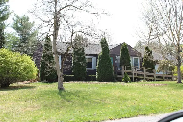 158 Woodcrest Rd, Springfield, MA 01029