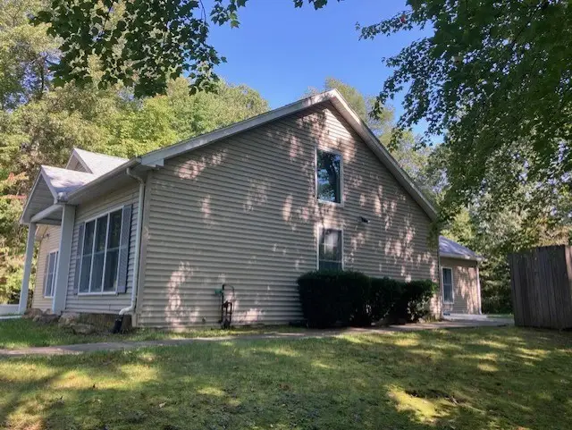 74 N Hatfield Rd, Hatfield, MA 01038 - #3