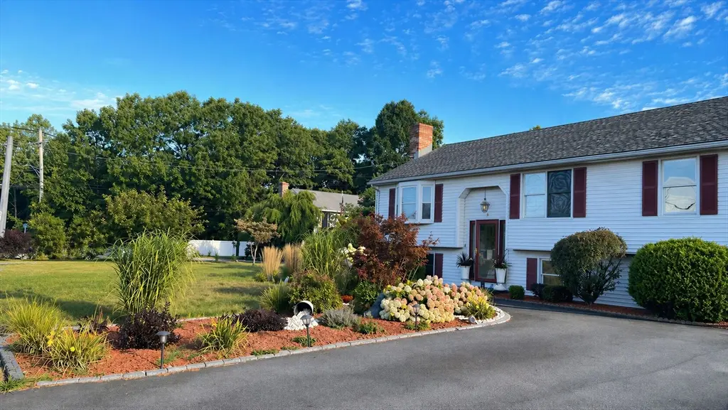 8 Park Cir, Attleboro, MA 02703 - #1