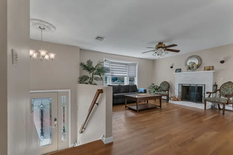 8 Park Cir, Attleboro, MA 02703 - #3