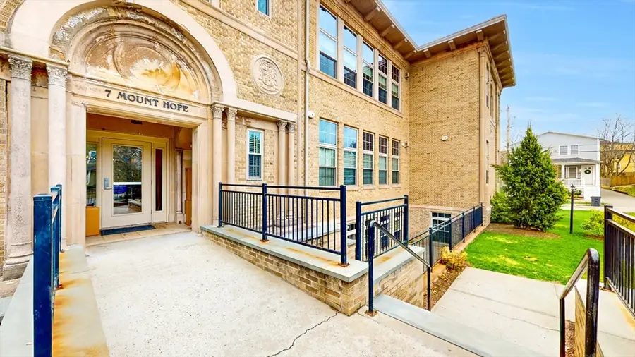 7 Mount Hope #202, Providence, RI 02906 - #2