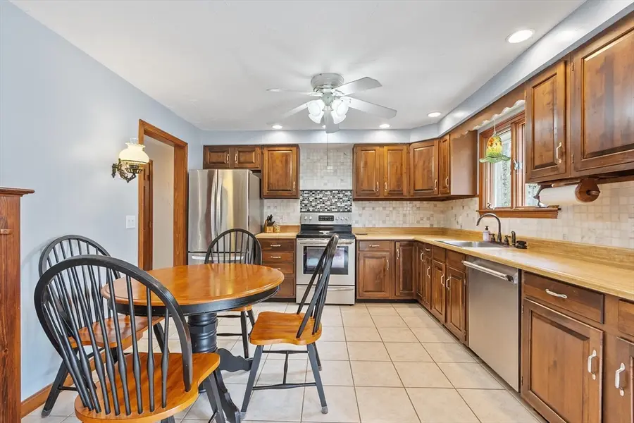 305 Benjamin St, Winchendon, MA 01475 - #2