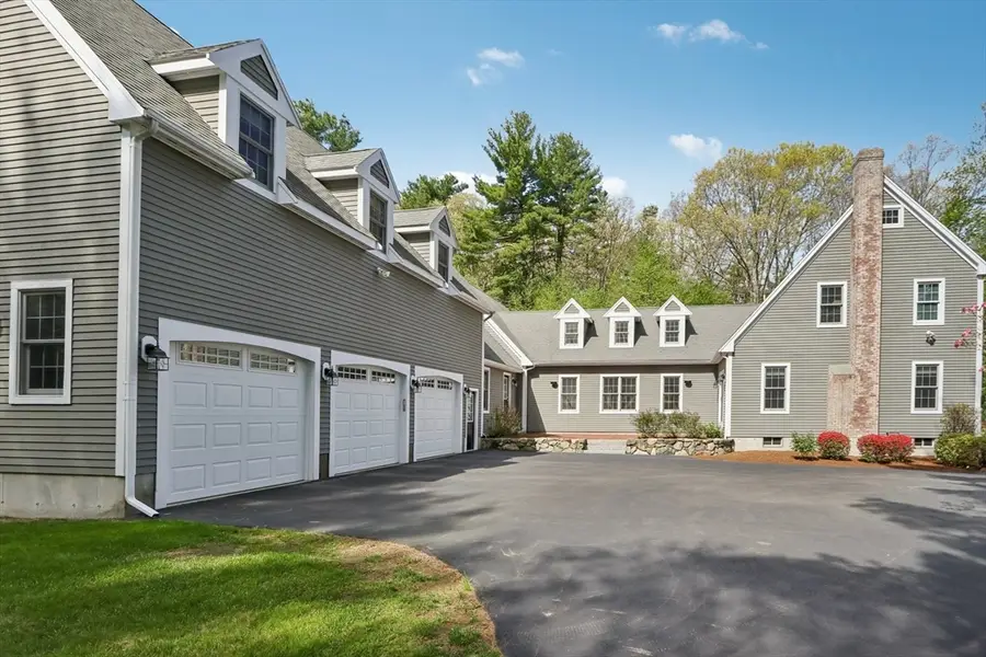 34 Broken Tree Rd, Medway, MA 02053 - #3