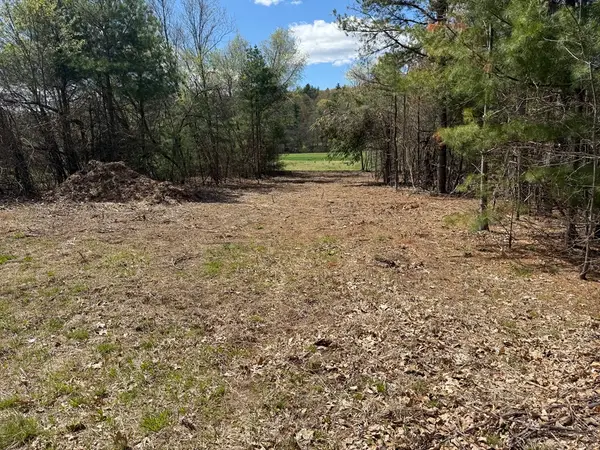 152 County Road, Southampton, MA 01073