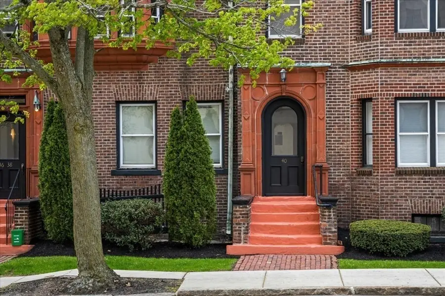 40 Elm St #1, Worcester, MA 01609 - #2