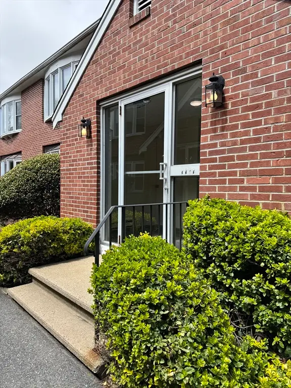 775 West Main St #5, Hyannis, MA 02601 - #1