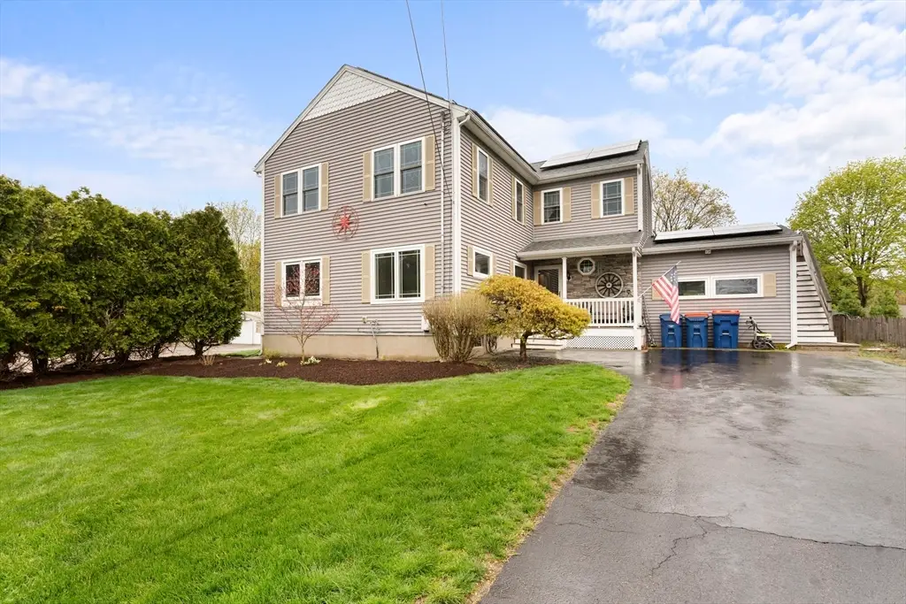 2 Burnside Av, Seekonk, MA 02771 - #1