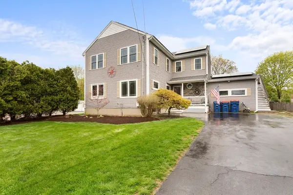 2 Burnside Av, Seekonk, MA 02771