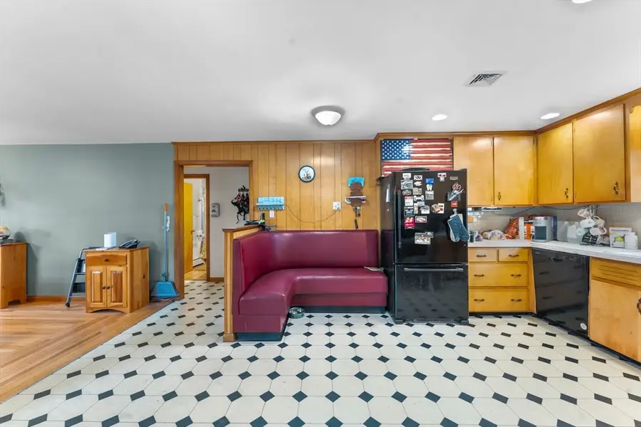 2 Burnside Av, Seekonk, MA 02771 - #3