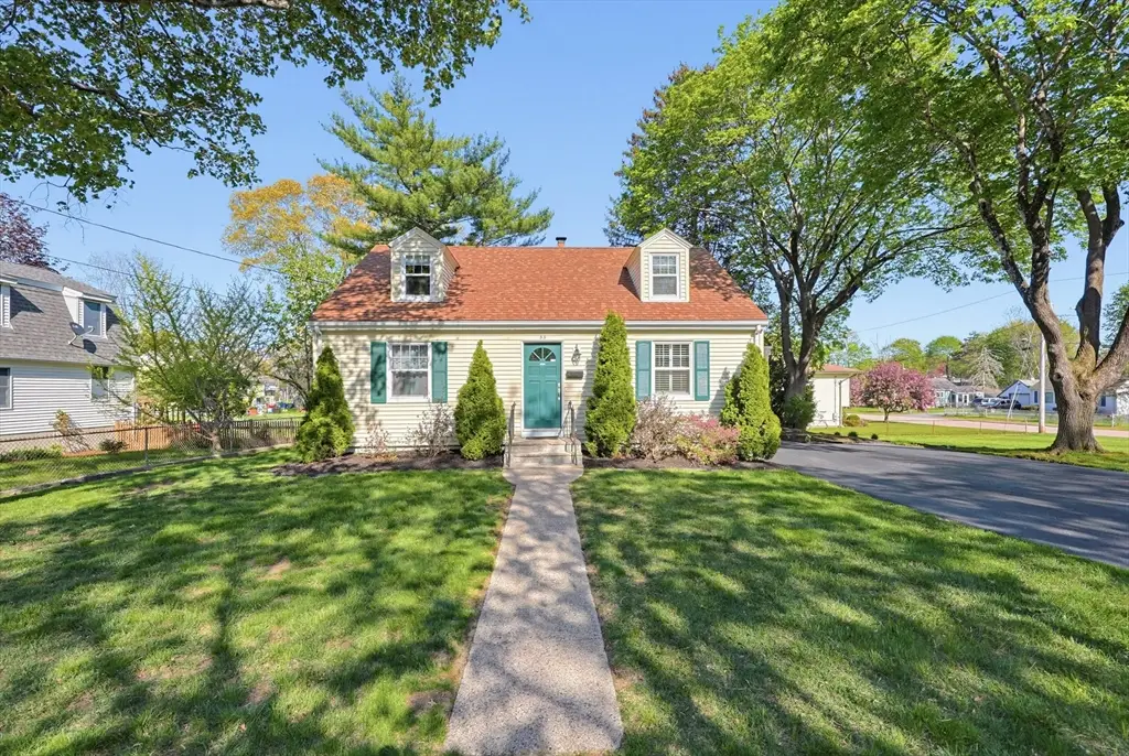 35 Intervale Ave, Attleboro, MA 02703 - #1