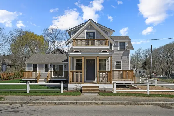 33 Vineyard Ave, Oak Bluffs, MA 02557