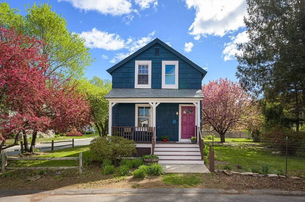 17 Olympia St, Easthampton, MA 01027 - #1