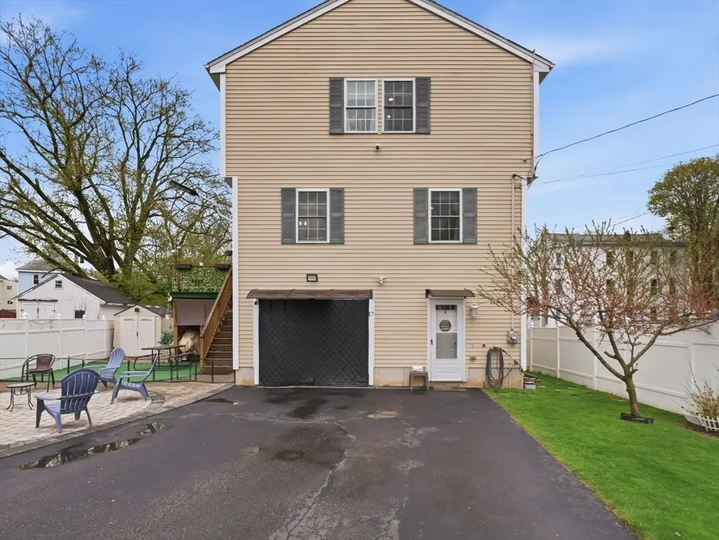 17 Thorndike St, Haverhill, MA 01832 - #1